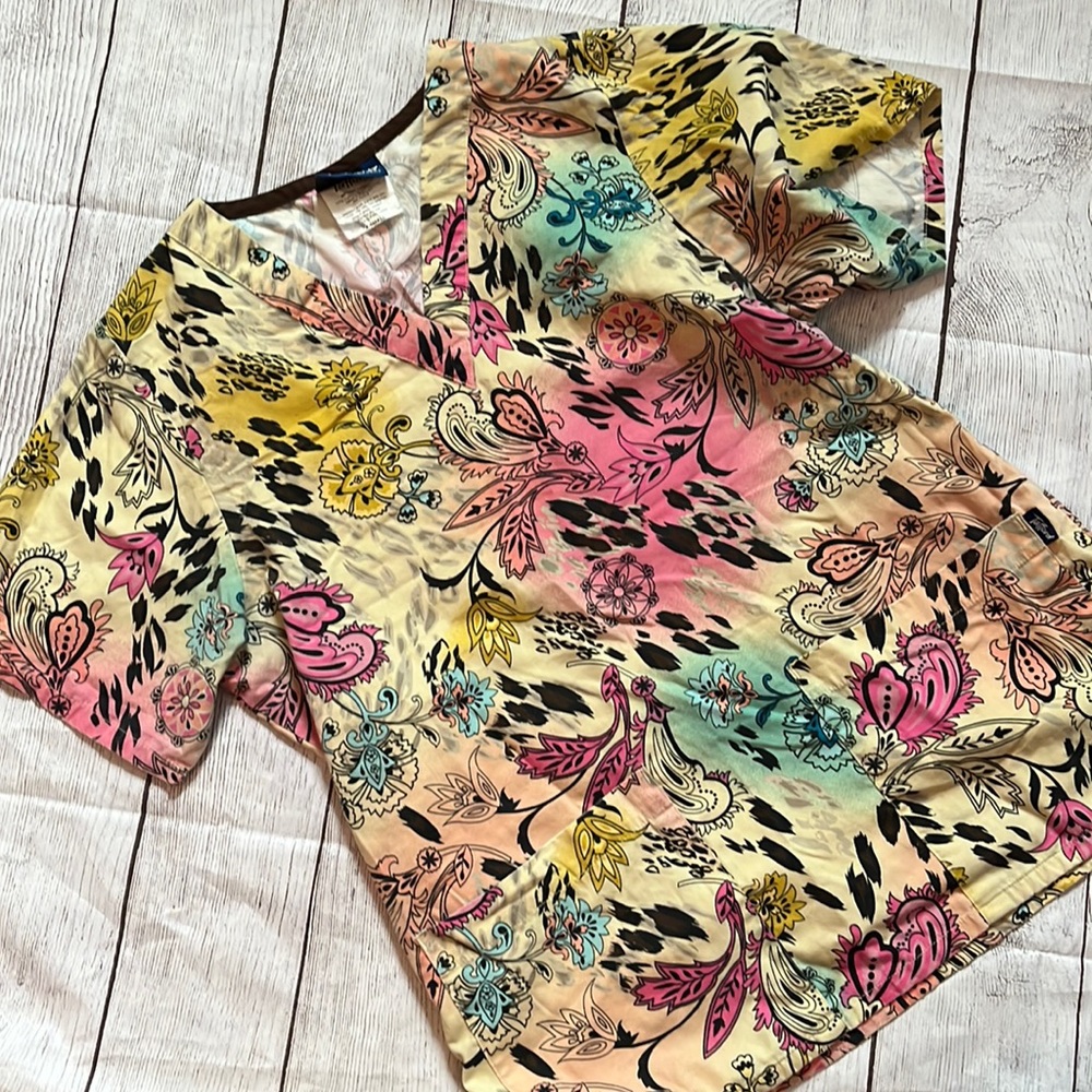 Tafford double pocket scrub top